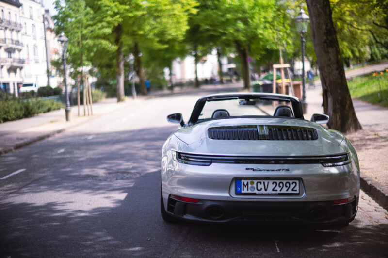 ポルシェ・911GTSカブリオレ（）生まれの地で深く読み解く