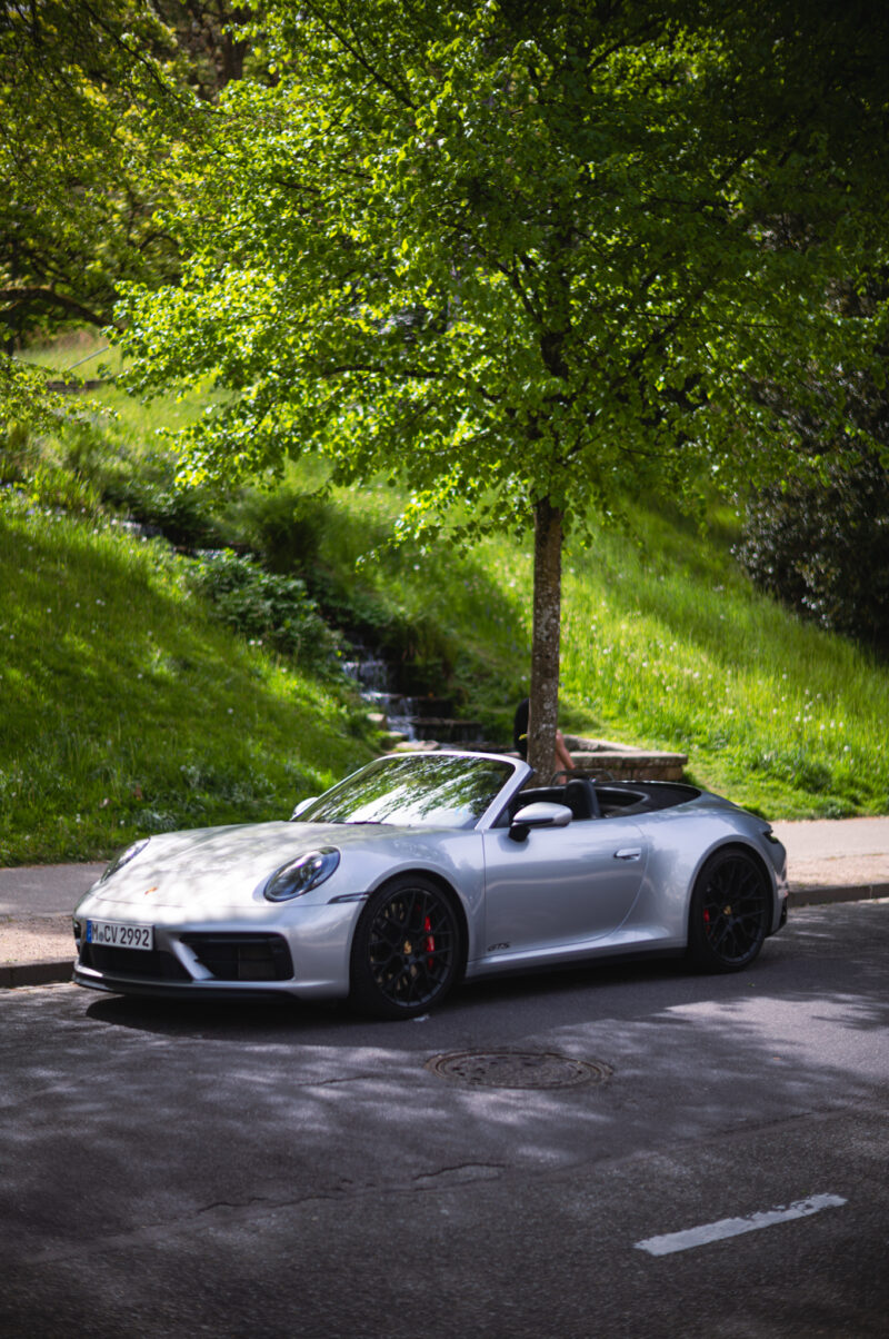 ポルシェ・911GTSカブリオレ（）生まれの地で深く読み解く