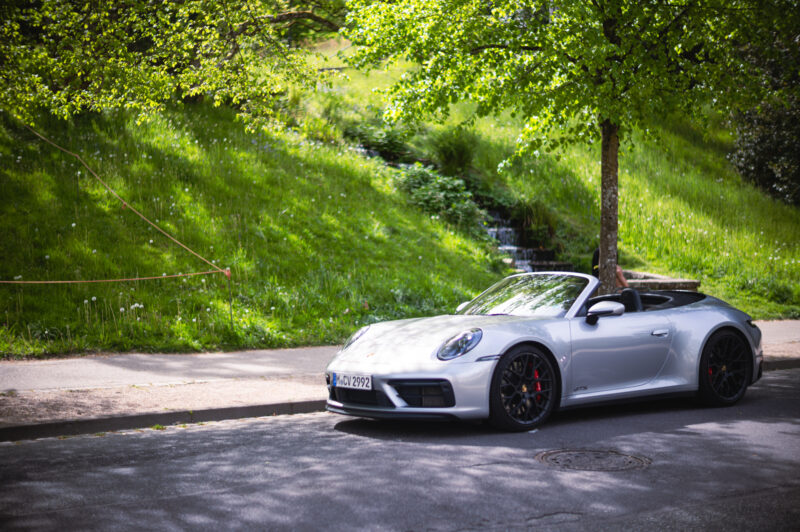 ポルシェ・911GTSカブリオレ（）生まれの地で深く読み解く