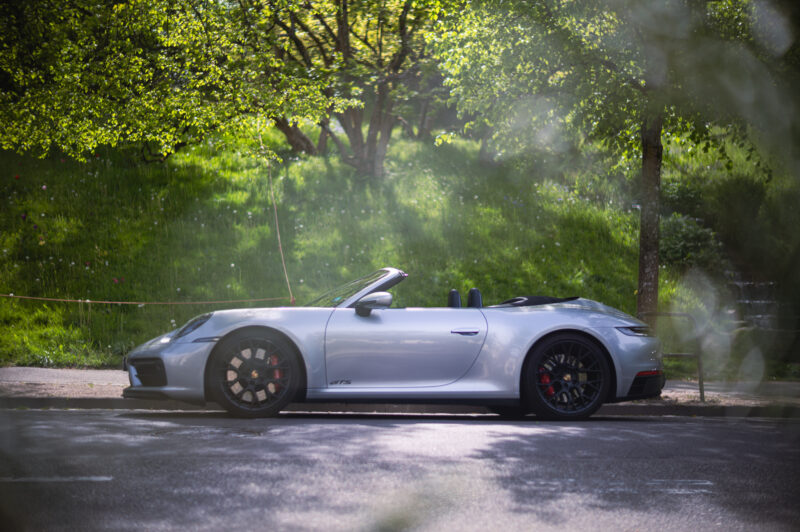 ポルシェ・911GTSカブリオレ（）生まれの地で深く読み解く