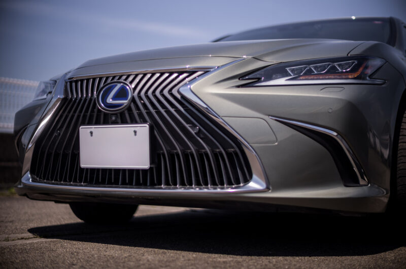 レクサス・ES300h（2020）今、あえてセダンという選択