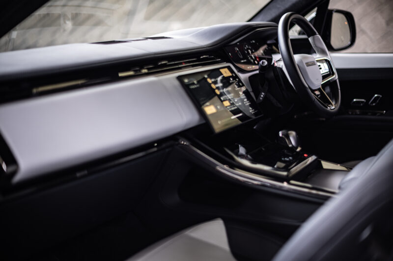 レンジローバースポーツ SV エディションONE（2024）磨き上げられた“レンジローバースポーツ”