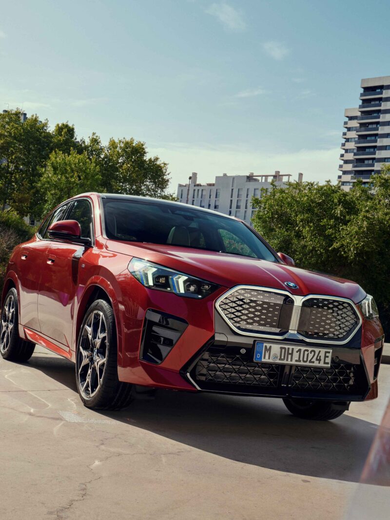 BMW X2に新グレード　48Vマイルドハイブリッド搭載のsドライブ20i追加