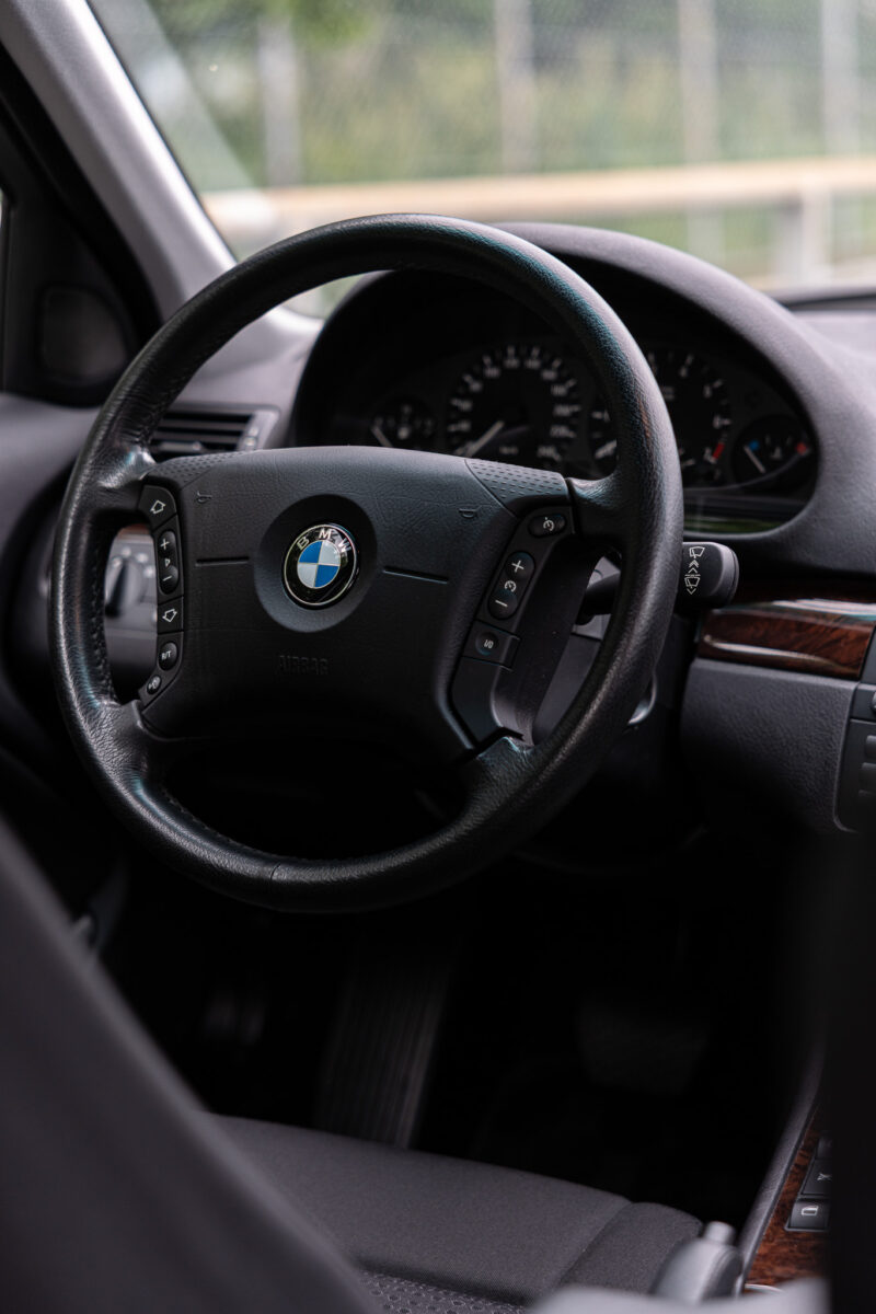 BMW・3シリーズ 325i（2005）静かに惹かれる本格派