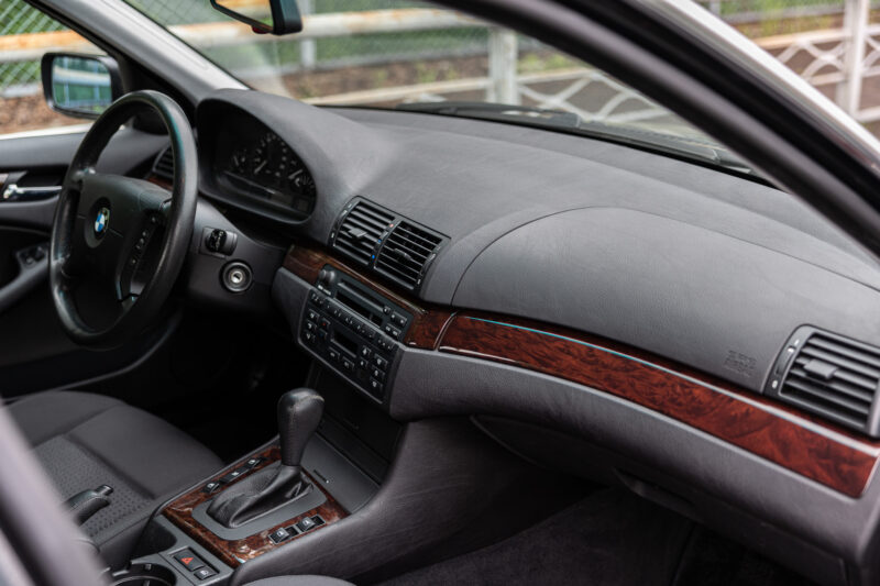 BMW・3シリーズ 325i（2005）静かに惹かれる本格派
