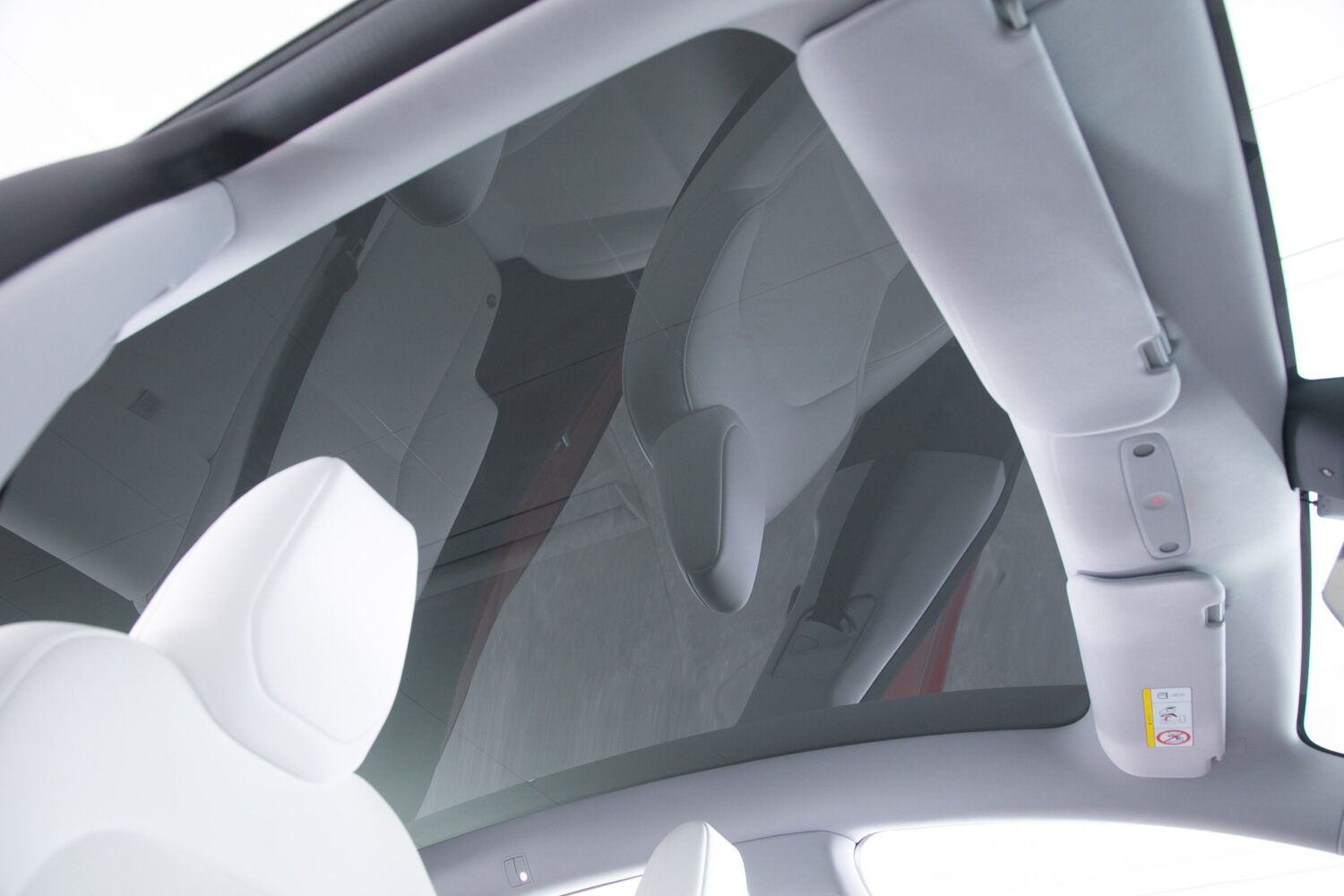 モデルY LAUNCH SERIES デュアルモーター AWD ロングレンジ 4WD