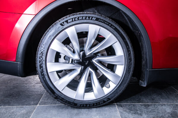 モデルY LAUNCH SERIES デュアルモーター AWD ロングレンジ 4WD