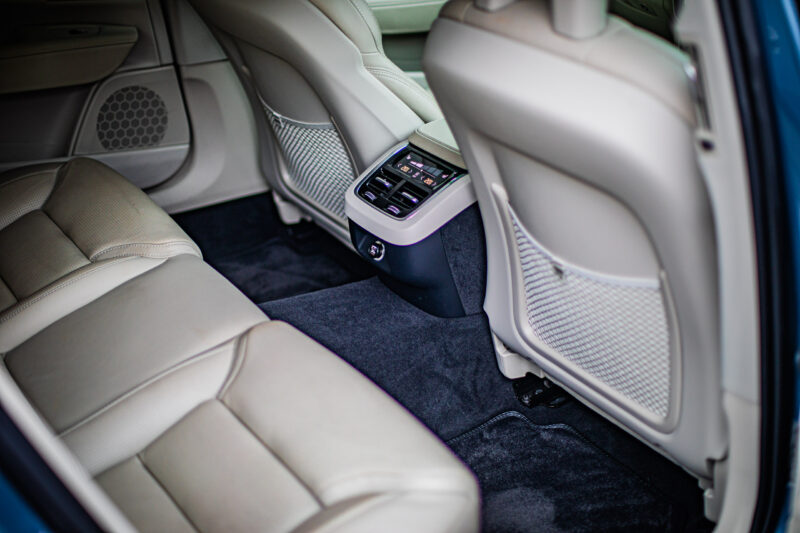 ボルボ・S90（2017）前期T6だけが持つ走りの質