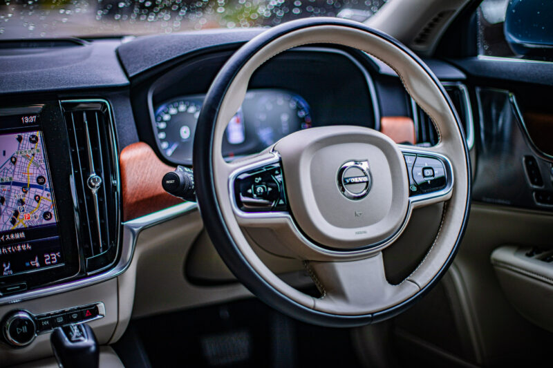 ボルボ・S90（2017）前期T6だけが持つ走りの質