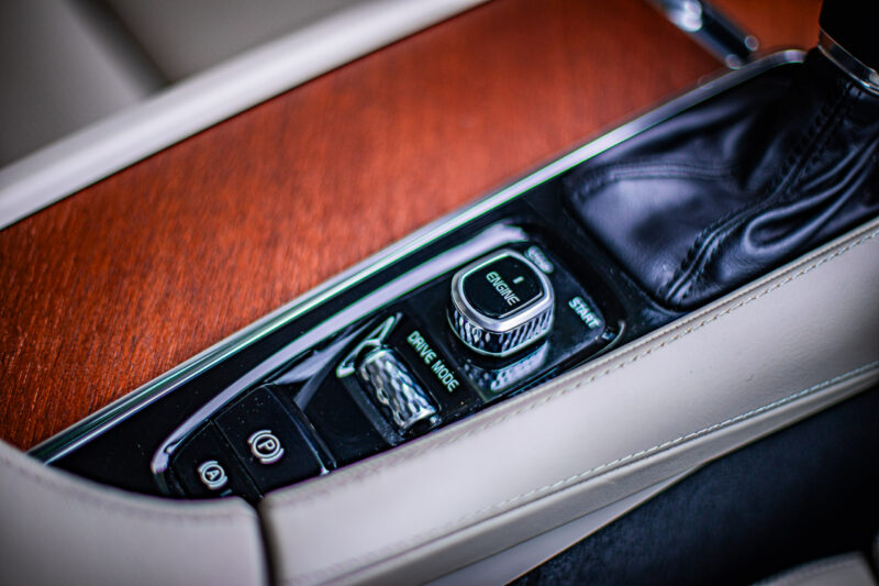 ボルボ・S90（2017）前期T6だけが持つ走りの質