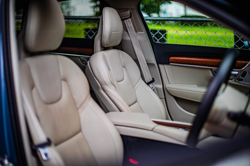 ボルボ・S90（2017）前期T6だけが持つ走りの質