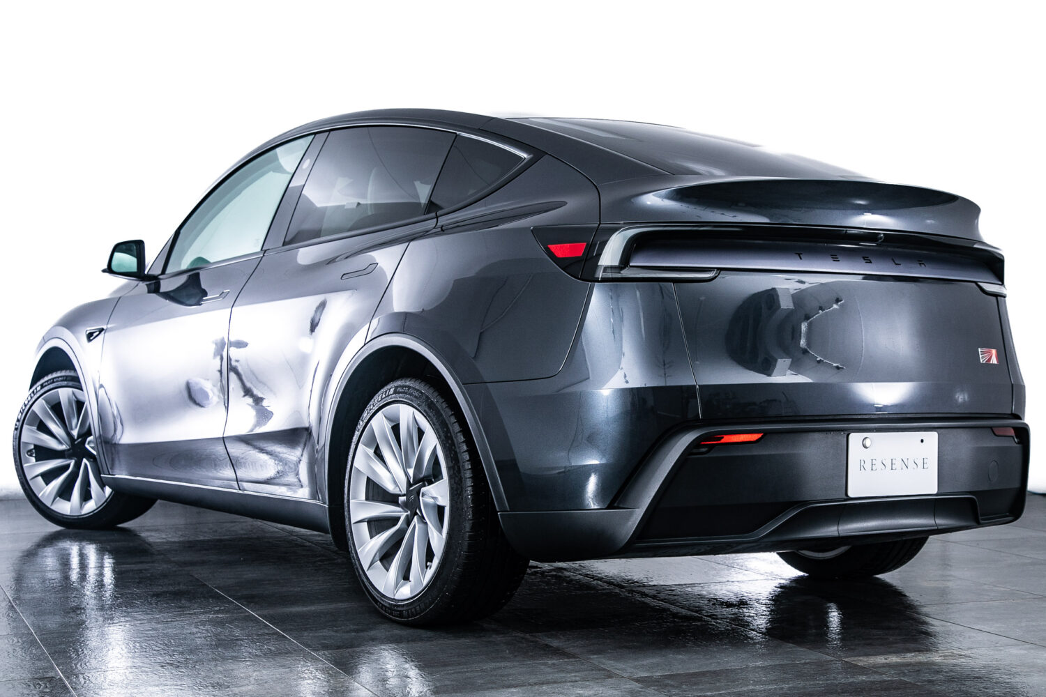 モデルY LAUNCH SERIES RWD