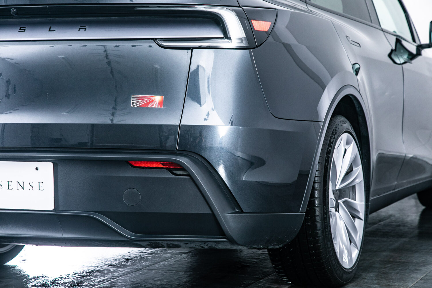 モデルY LAUNCH SERIES RWD