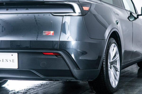モデルY LAUNCH SERIES RWD