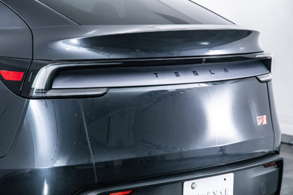 モデルY LAUNCH SERIES RWD