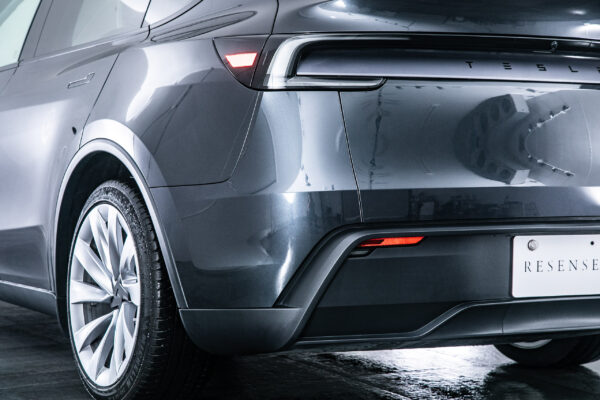 モデルY LAUNCH SERIES RWD