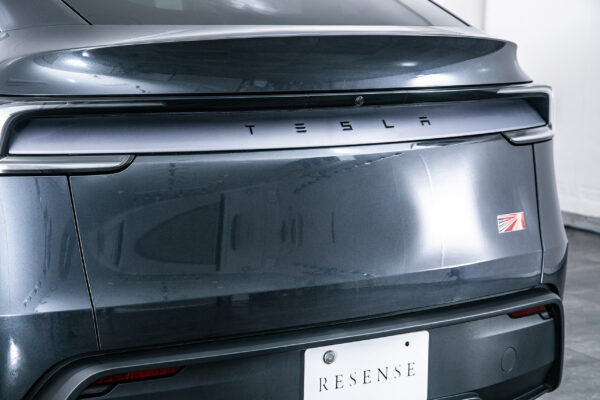 モデルY LAUNCH SERIES RWD
