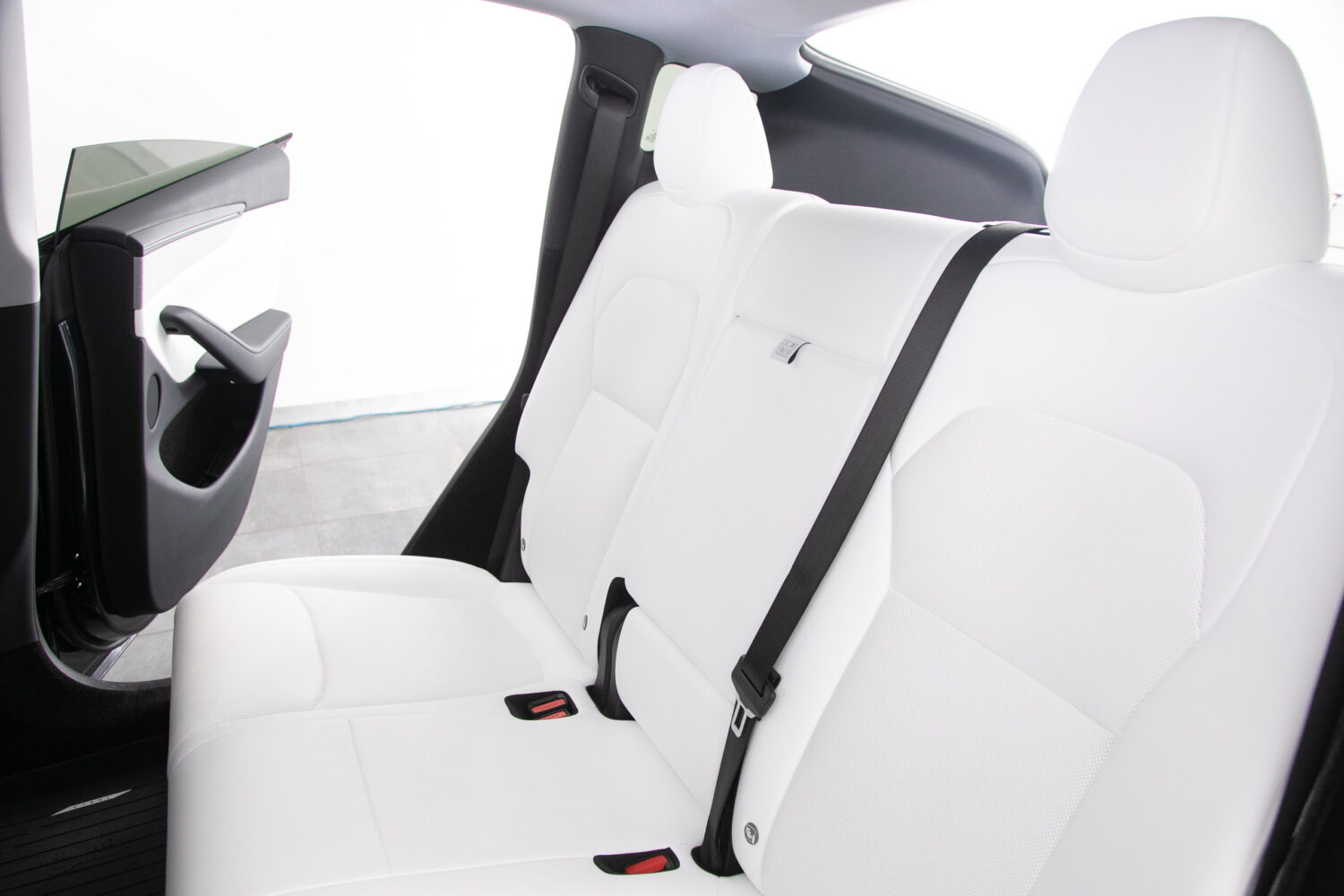 モデルY LAUNCH SERIES RWD