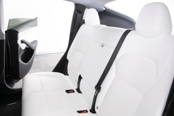 モデルY LAUNCH SERIES RWD