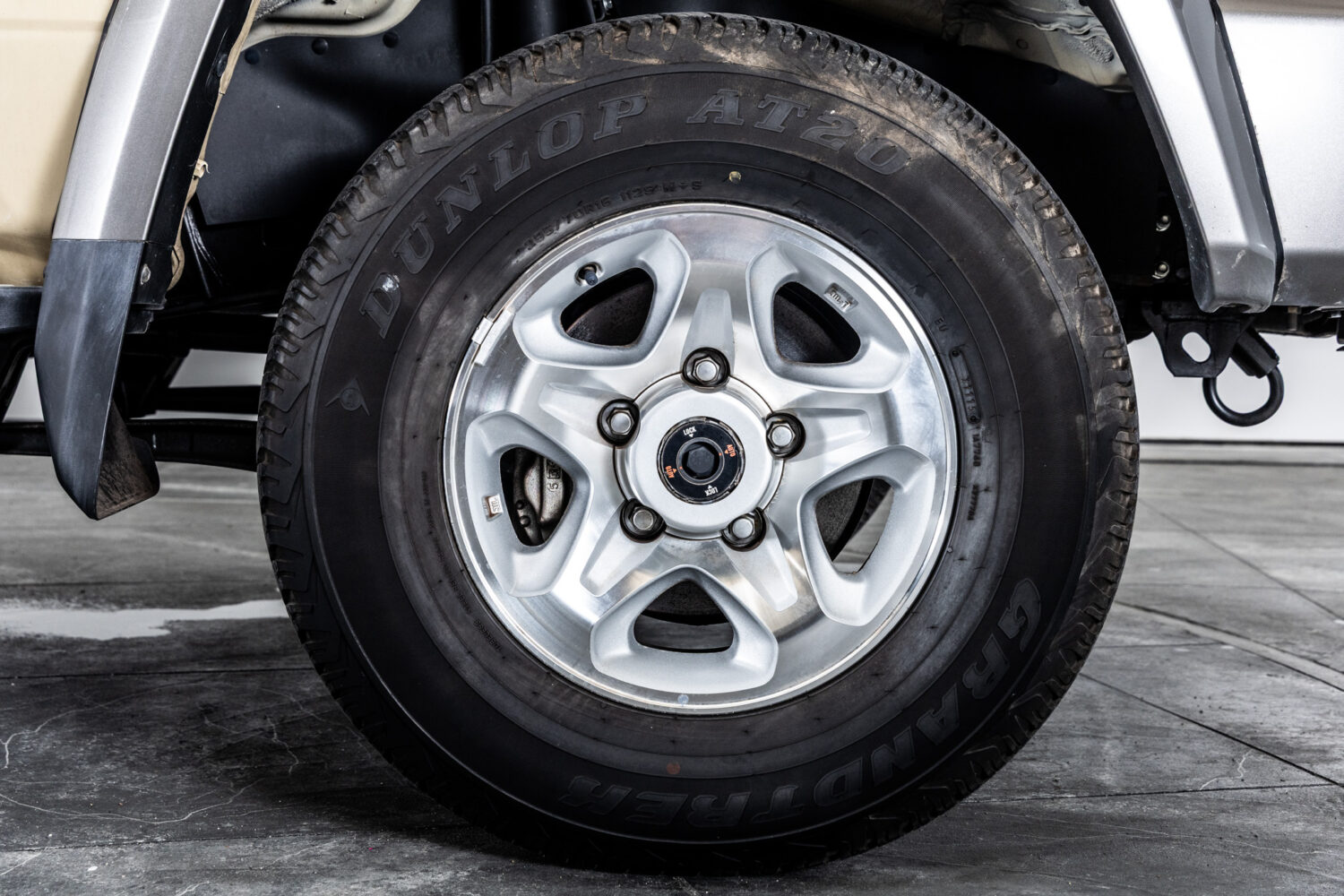 ランドクルーザー70 5ドア 4.0 4WD