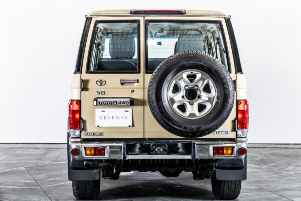ランドクルーザー70 5ドア 4.0 4WD