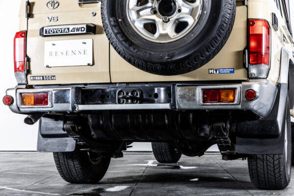 ランドクルーザー70 5ドア 4.0 4WD