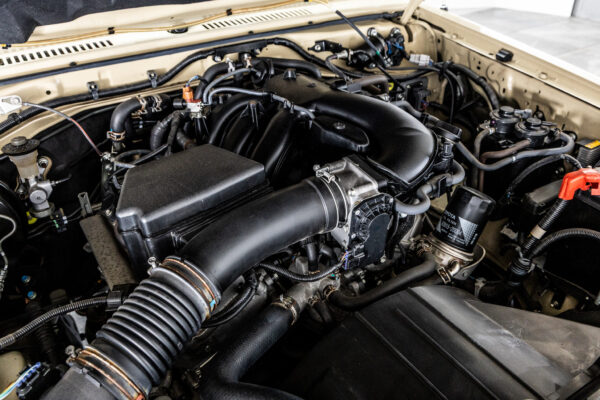 ランドクルーザー70 5ドア 4.0 4WD
