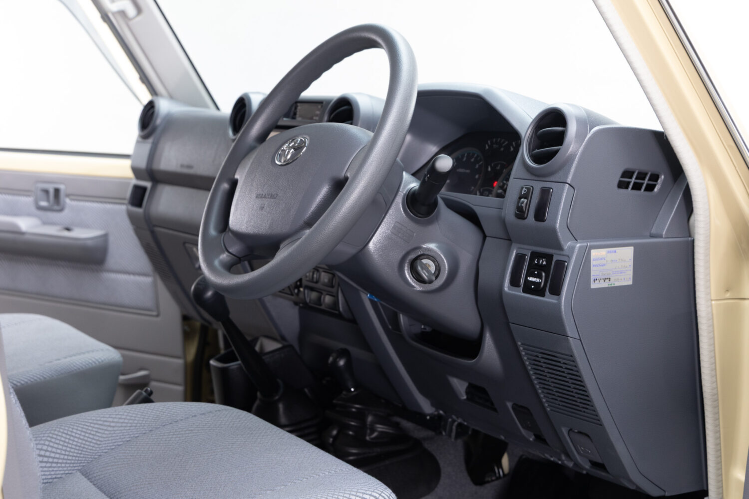 ランドクルーザー70 5ドア 4.0 4WD