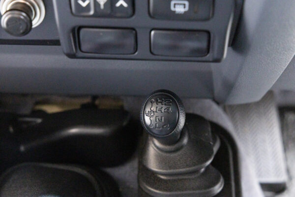 ランドクルーザー70 5ドア 4.0 4WD