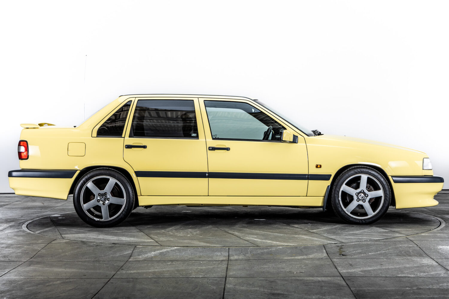 850 R