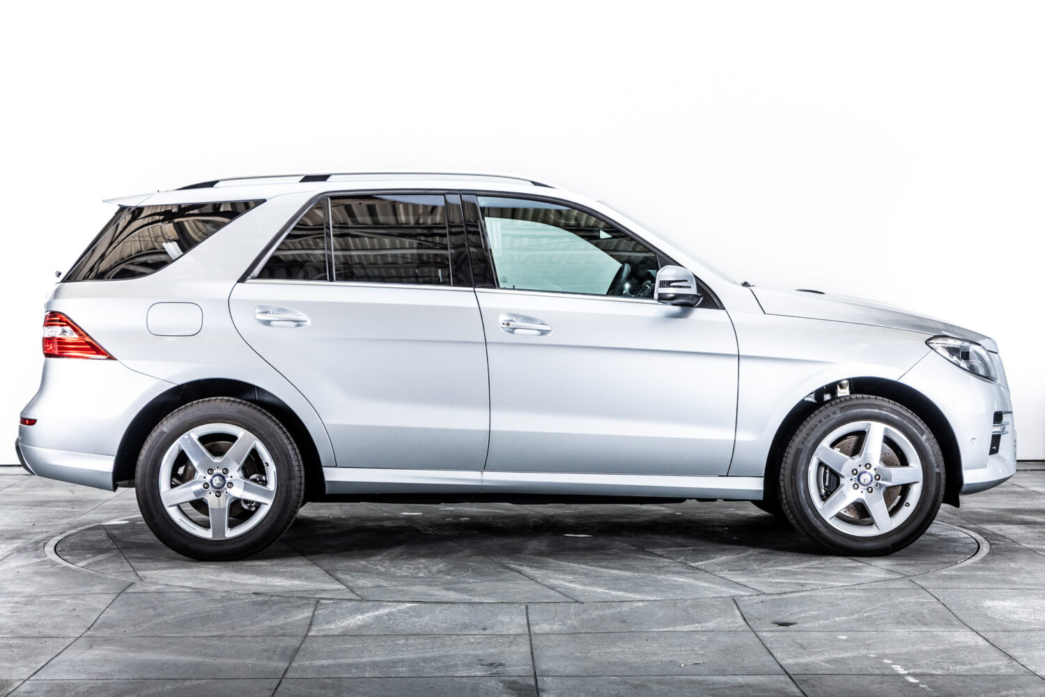 Mクラス ML350 4マチック B-EFFICIENCY AMGスポーツパッケージ 4WD