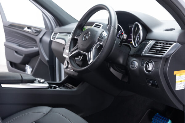Mクラス ML350 4マチック B-EFFICIENCY AMGスポーツパッケージ 4WD