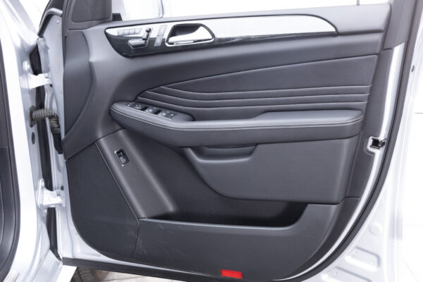 Mクラス ML350 4マチック B-EFFICIENCY AMGスポーツパッケージ 4WD