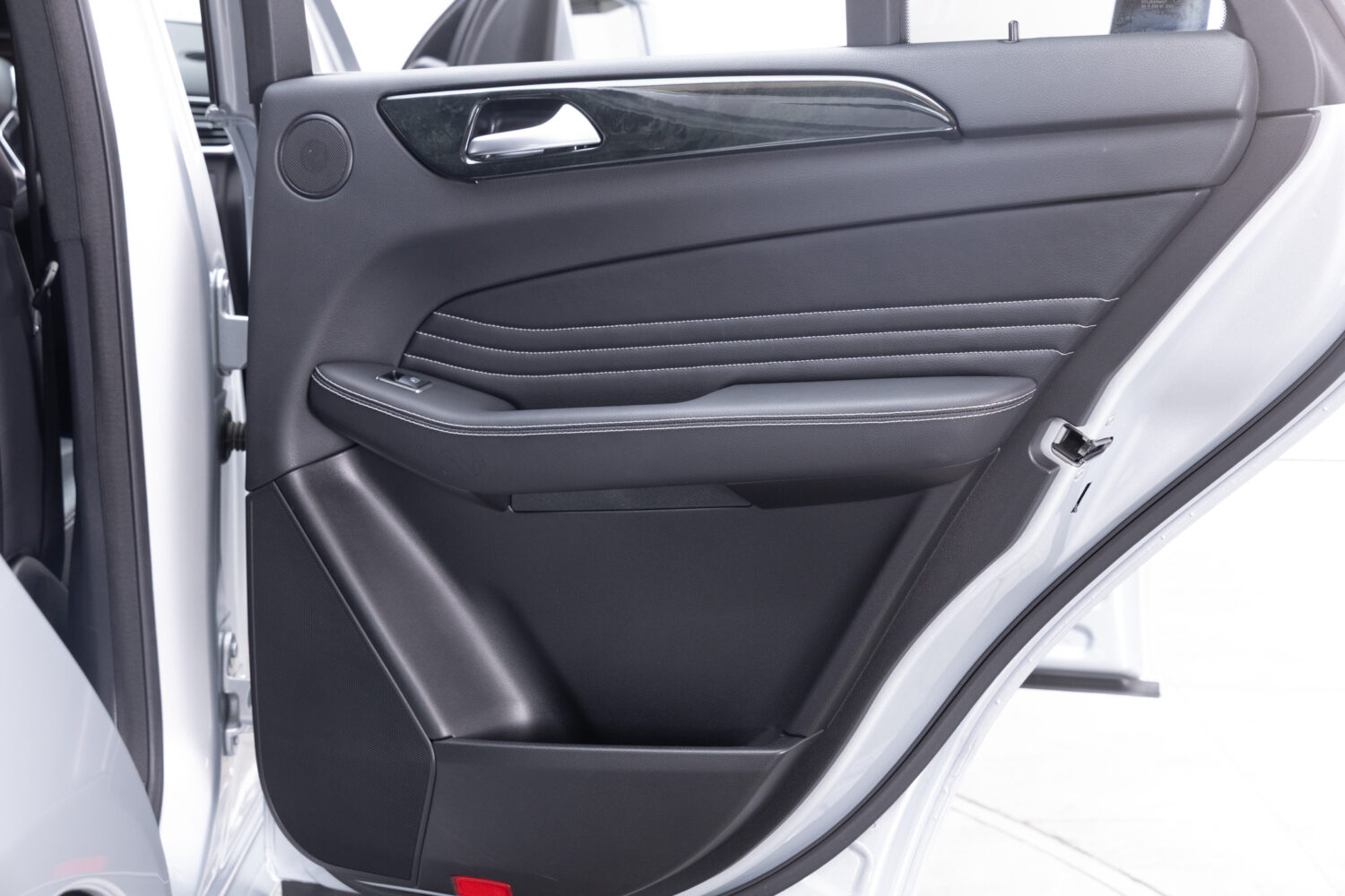 Mクラス ML350 4マチック B-EFFICIENCY AMGスポーツパッケージ 4WD