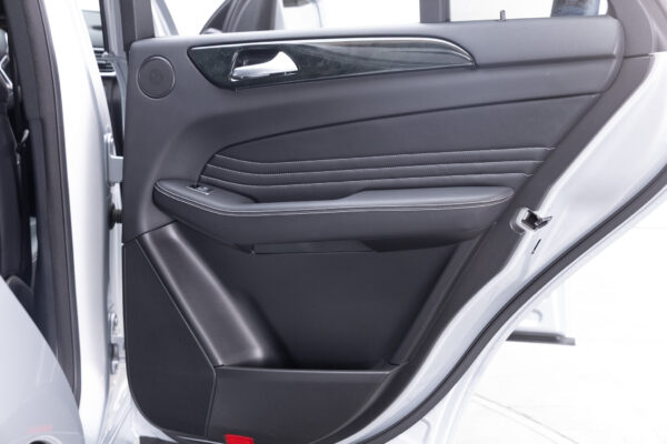 Mクラス ML350 4マチック B-EFFICIENCY AMGスポーツパッケージ 4WD