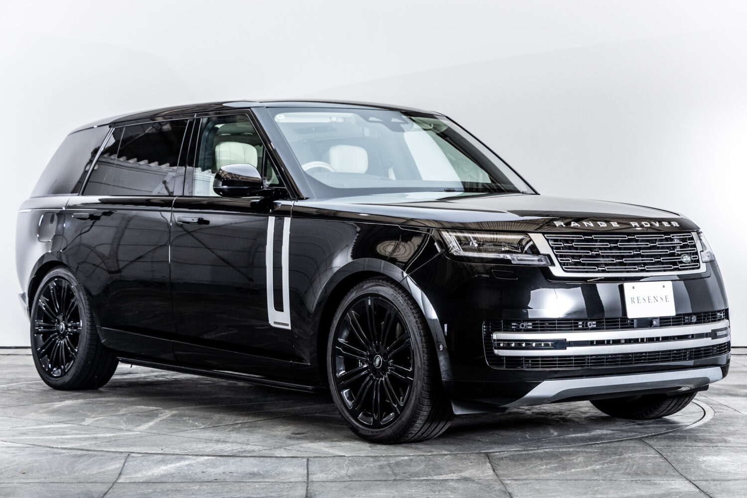 レンジローバー オートバイオグラフィ4.4L P530 LWB 4WD