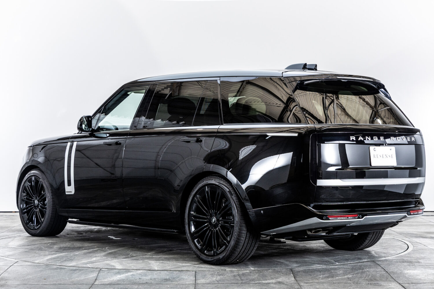 レンジローバー オートバイオグラフィ4.4L P530 LWB 4WD