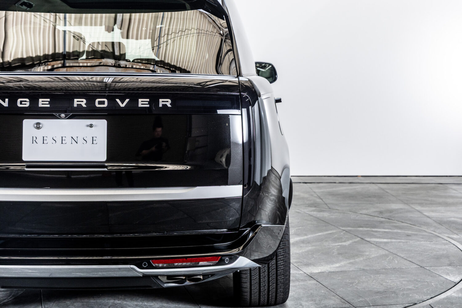 レンジローバー オートバイオグラフィ4.4L P530 LWB 4WD