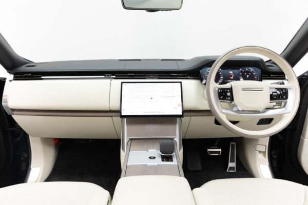 レンジローバー オートバイオグラフィ4.4L P530 LWB 4WD