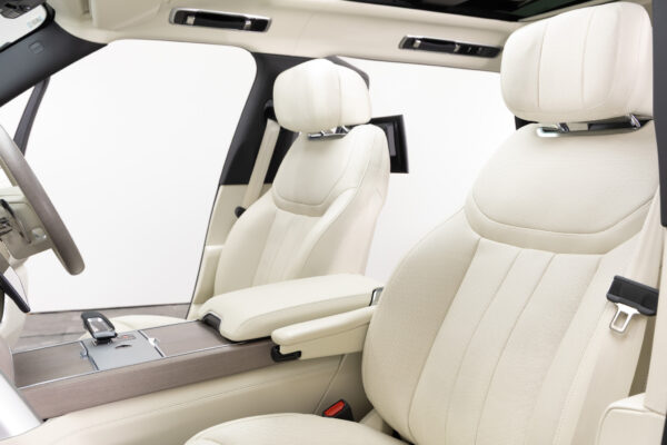レンジローバー オートバイオグラフィ4.4L P530 LWB 4WD