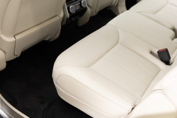 レンジローバー オートバイオグラフィ4.4L P530 LWB 4WD