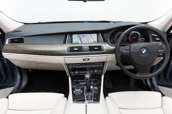 5シリーズグランツーリスモ 550i