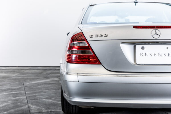 Eクラス E320アバンギャルド