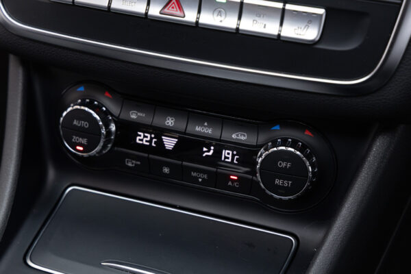 GLAクラス GLA180