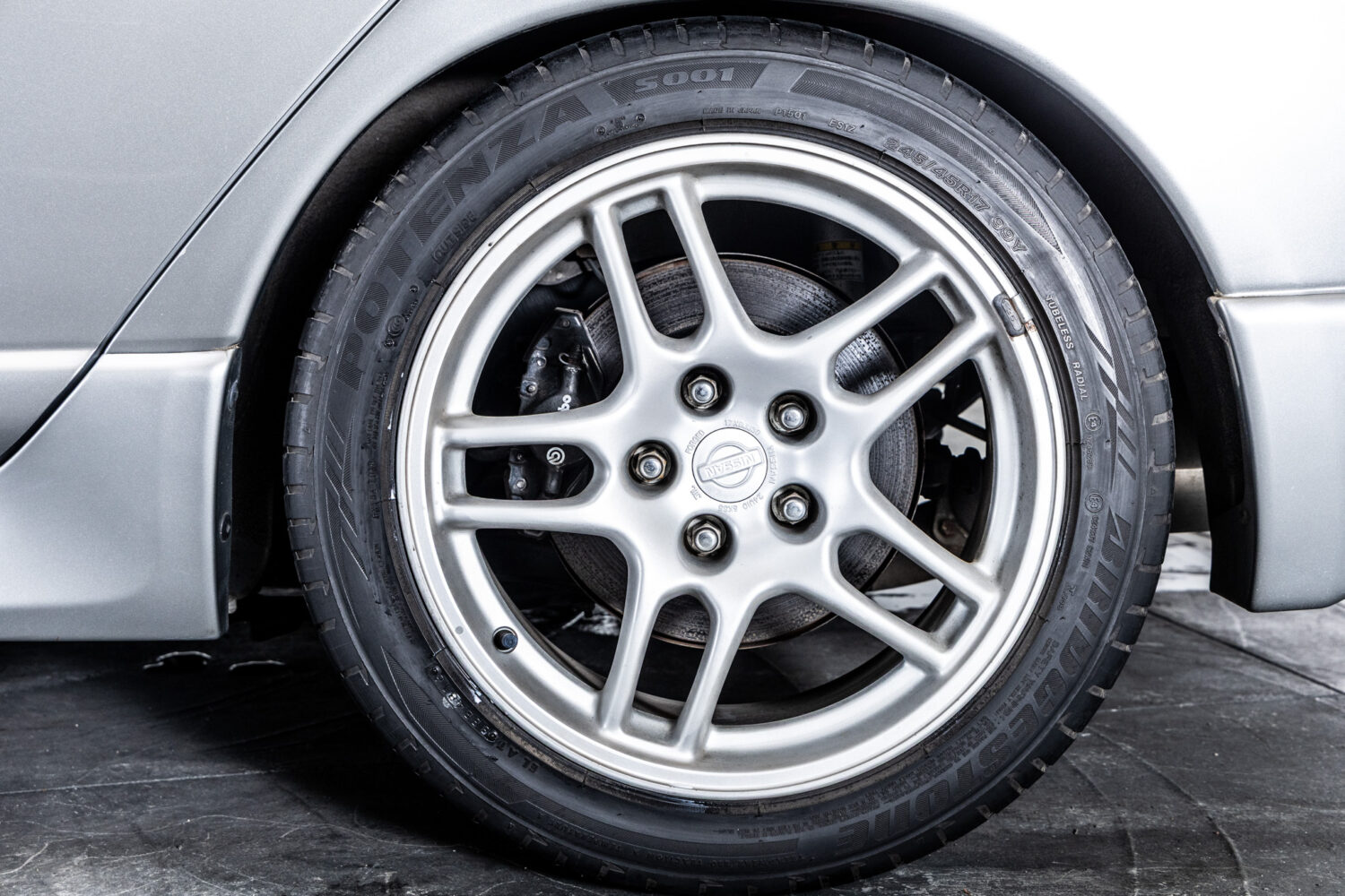 スカイラインGT-R 4ドア オーテックVer 40th記念車 4WD
