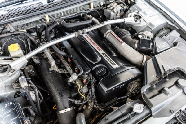 スカイラインGT-R 4ドア オーテックVer 40th記念車 4WD
