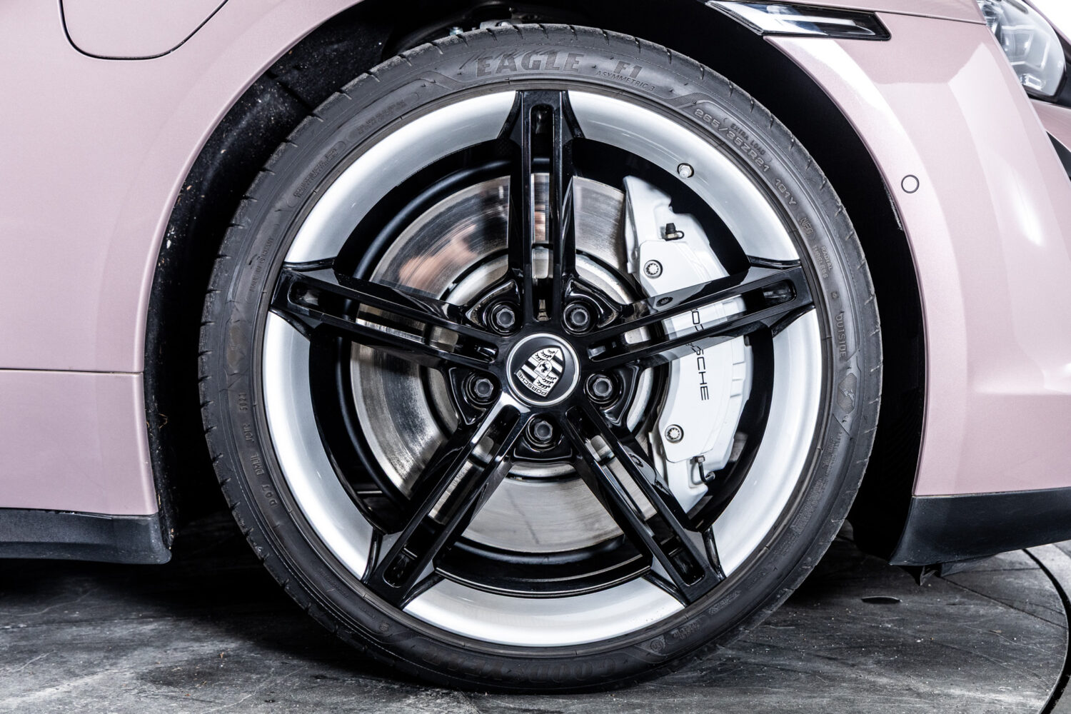 タイカン 4S パフォーマンスバッテリー 4シート 4WD