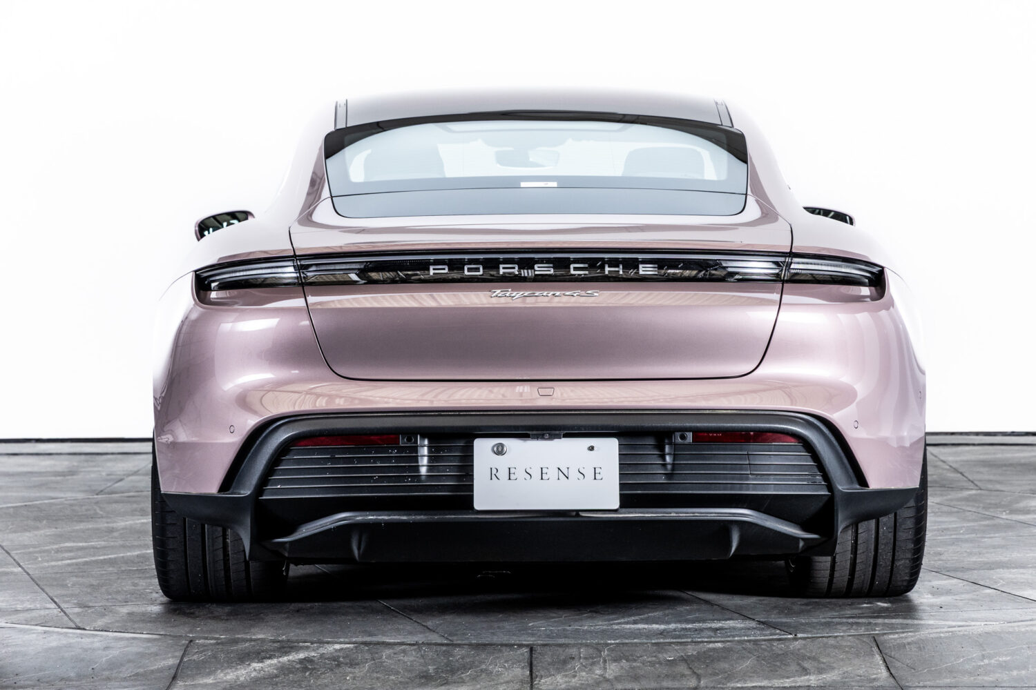 タイカン 4S パフォーマンスバッテリー 4シート 4WD