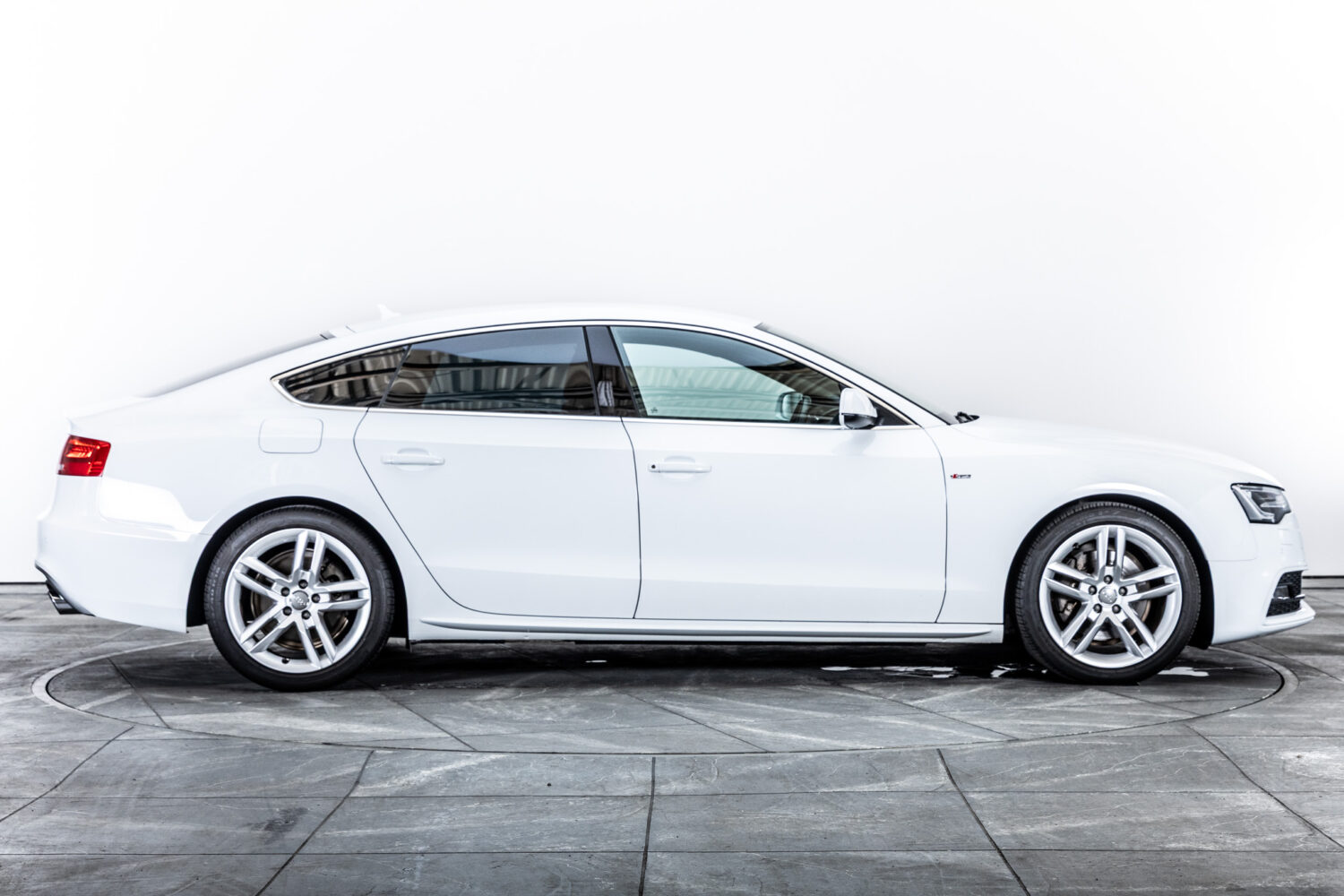 A5スポーツバック 2.0TFSIクワトロ Sライン 4WD