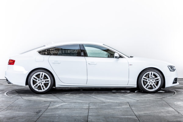 A5スポーツバック 2.0TFSIクワトロ Sライン 4WD